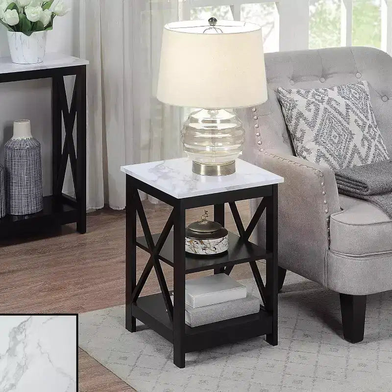 Table d'appoint Belmont avec 3 étagères ouvertes et panneaux en X, imitation marbre blanc/noir